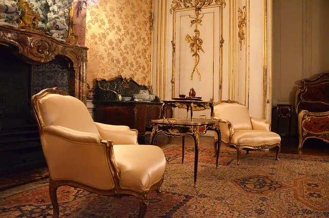 Guía de Compra Completa de Muebles Antiguos